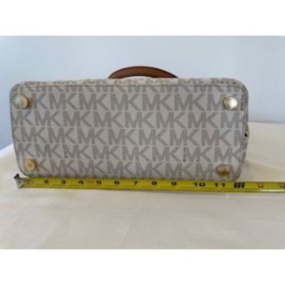Michael Kors Vanilla Tote Bag  With MK Logo Print & Tan Leather Straps  Mint con - Picture 5 of 6